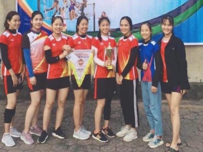 Đang bị cách ly COVID vẫn tham gia giải bóng chuyền nữ