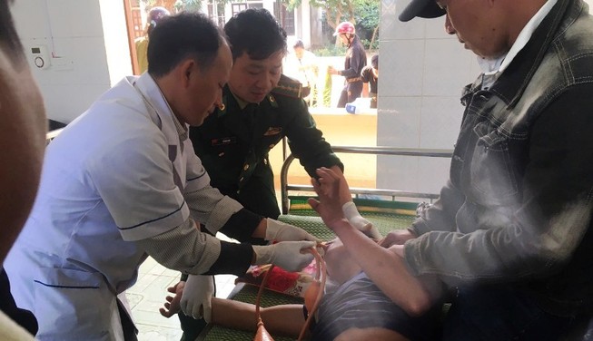 Thanh niên và nữ sinh lớp 12 cùng ăn lá ngón, 1 người tử vong