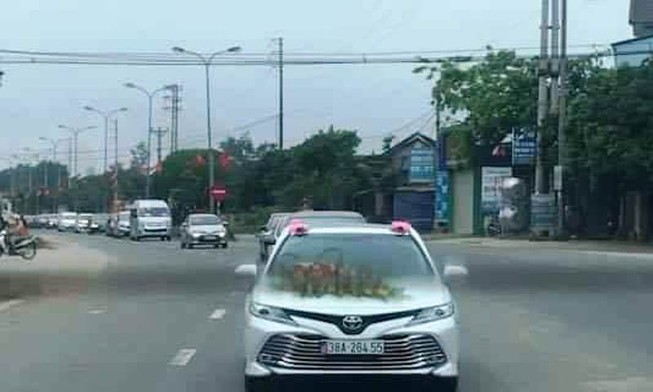 Yêu cầu tạm đình chỉ phó giám đốc BV tổ chức rước dâu cho con