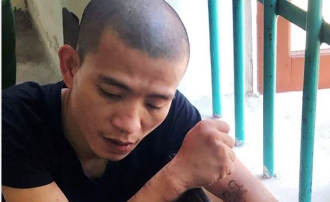 3 cảnh sát bị thương khi khống chế người nghiện cầm kiếm