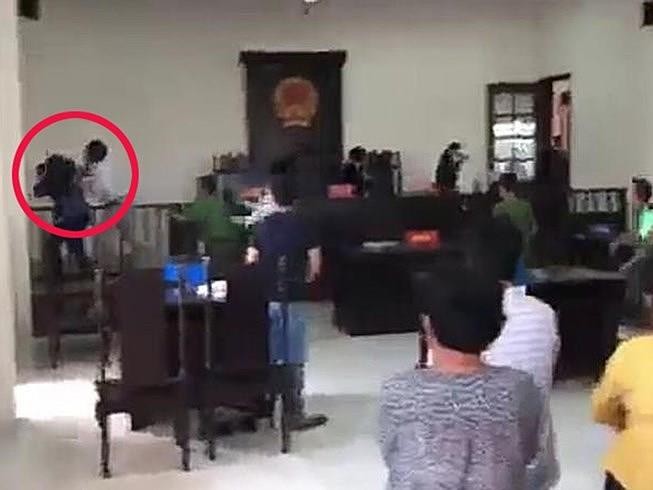 Truy tố 3 bị can vụ đánh Kiểm sát viên ở Bình Chánh