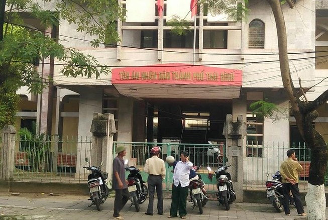 Vì sao xử kín cựu thượng tá công an giao cấu nữ sinh lớp 9?