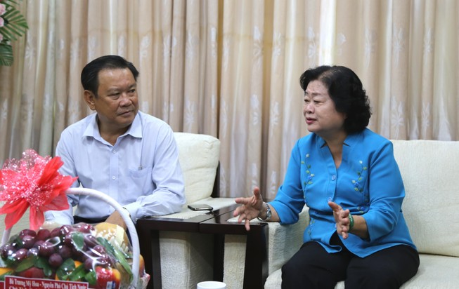 Cựu Phó Chủ tịch nước Trương Mỹ Hoa thăm Pháp Luật TP.HCM