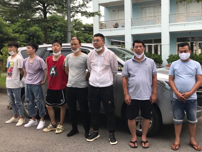 Khẩn trương xét xử các vụ án liên quan xuất, nhập cảnh