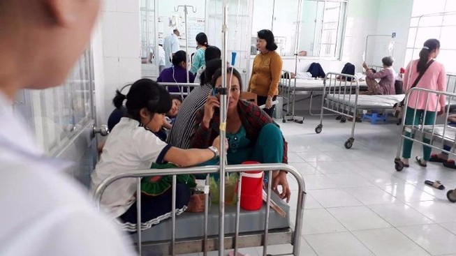 Hậu Giang: Hơn 400 học sinh có dấu hiệu ngộ độc