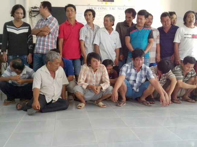 30 người tại trường gà ở Tiền Giang bị bắt giữ