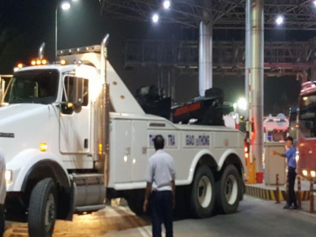 Xe cẩu hạng nặng được điều vào BOT Cần Thơ –Phụng Hiệp