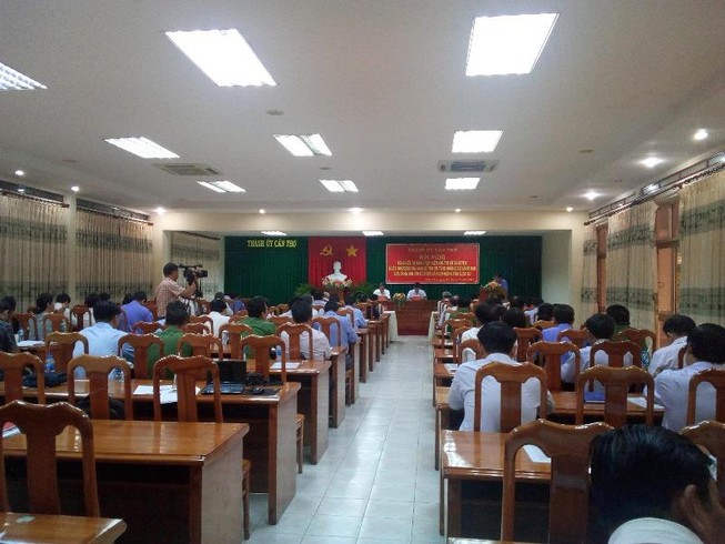 Một luật sư thuộc Đoàn luật sư TP Cần Thơ trong tranh tụng tại TAND TP Sóc Trăng (ảnh NAM GIAO)