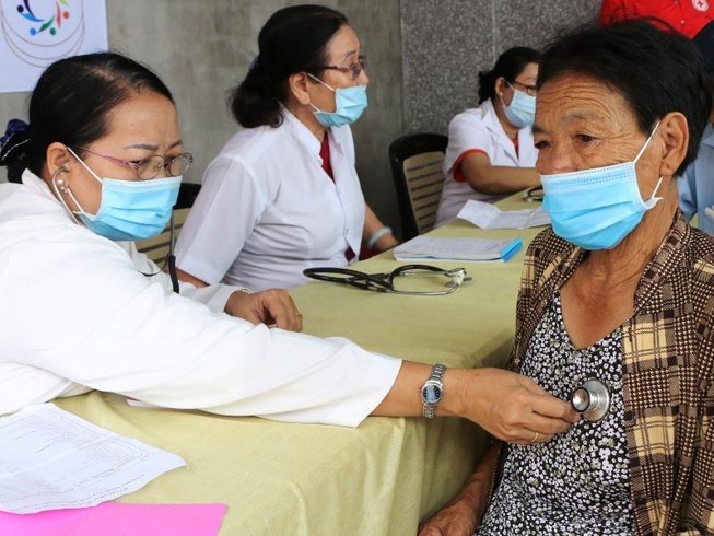 Người dân nghèo Kiên Giang ấm áp với phiên chợ 0 đồng