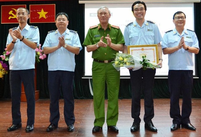 Tổng cục Cảnh sát tặng bằng khen về phòng chống ma túy
