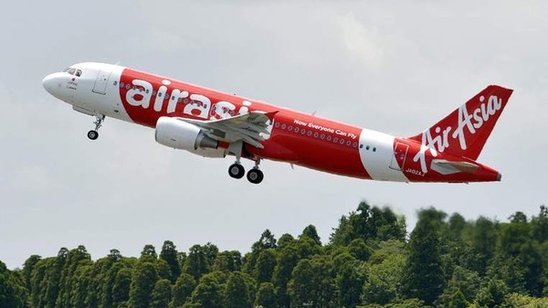 Thêm một máy bay AirAsia trục trặc kỹ thuật