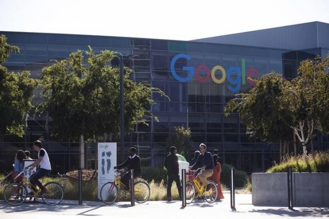 Google đàm phán với Ford để sản xuất xe hơi tự động?