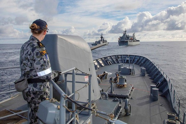 Tàu hải quân thuộc Lực lượng Quốc phòng Úc hiện diện ở Biển Đông 2020. Ảnh: ROYAL AUSTRALIAN NAVY