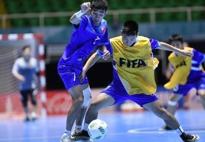 HLV Bruno Garcia: 'Hãy bật tivi lên và cổ vũ cho chúng tôi'
