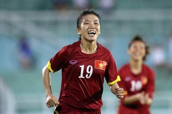 Tuyển nữ Việt Nam vùi dập Singapore 8-0