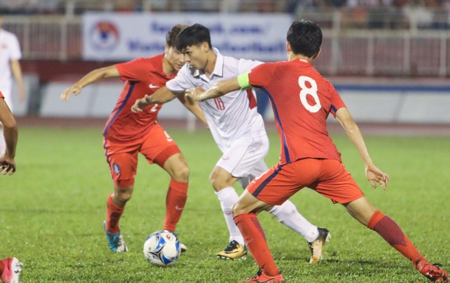 Công Phượng tịt ngòi, U-22 Việt Nam vẫn thắng đậm