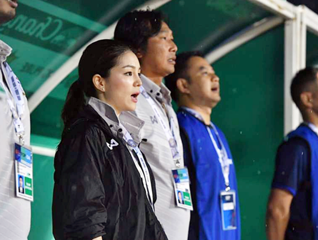 Nữ trưởng đoàn xinh đẹp Thái Lan đòi vô địch SEA Games