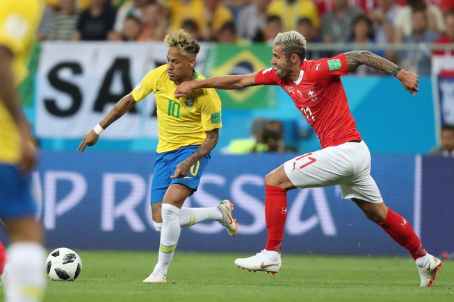 Hậu vệ Meunier: “Tôi không biết cách ngăn chặn Neymar”