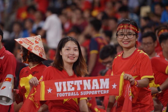 Công Phượng tri ân giới hâm mộ Việt Nam