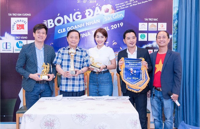 Doanh nhân Sài Gòn rộn ràng với giải bóng đá cao thượng