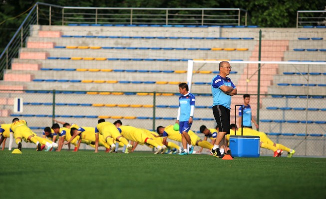 Ông Park đắn đo chọn 2 tuyển thủ quốc gia đá SEA Games