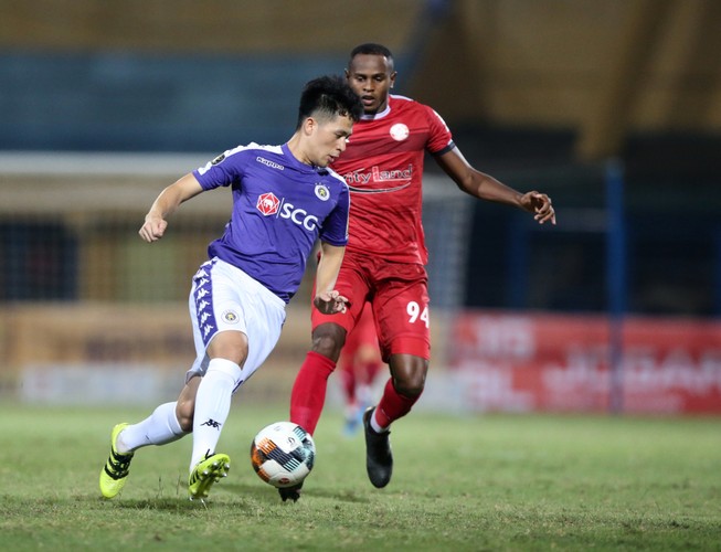 Nóng: V-League lăn bóng ngày 7-3
