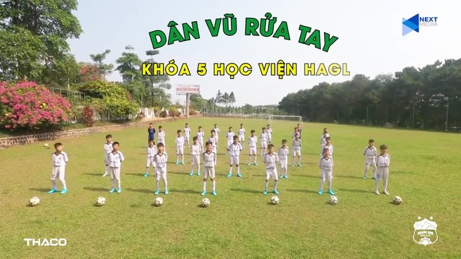 Các cầu thủ HAGL nhảy điệu dân vũ rửa tay, đẩy lùi COVID-19