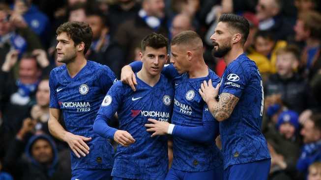 Arsenal ra sân tập, Chelsea chơi đẹp mùa dịch COVID-19