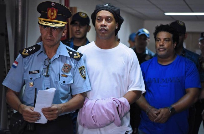 Chưa thể kết án Ronaldinho sau 70 ngày bị giam giữ ở Paraguay