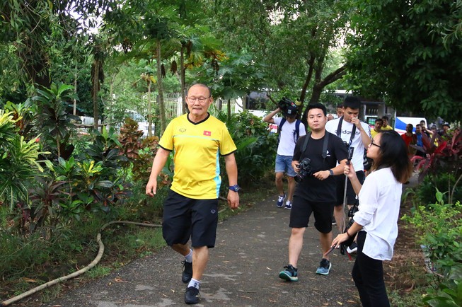 Hoãn AFF Cup 2020, thuận lợi hơn cho V-League và hạng nhất
