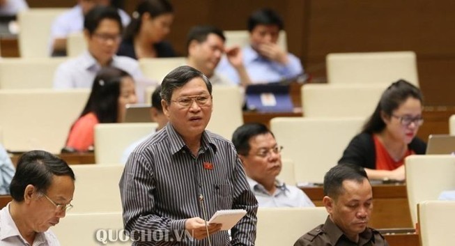 Đại biểu QH: 'Có một bộ phận bỏ giá trị chạy theo giá cả'?