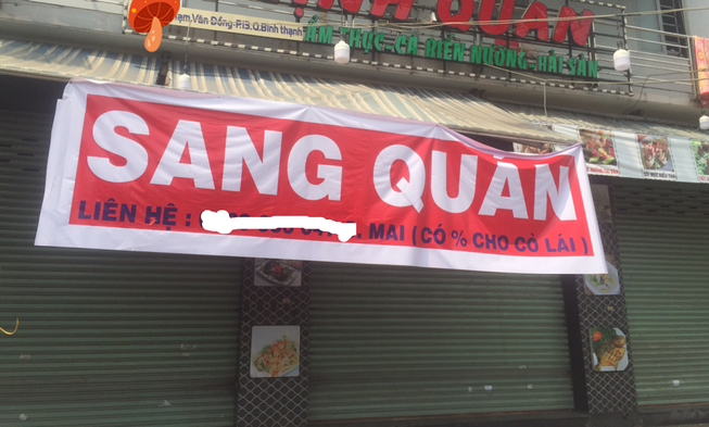 Nhiều doanh nghiệp thiệt hại nặng nề do dịch Covid-19 nên đành đóng cửa, sang quán- Ảnh: Tú Uyên