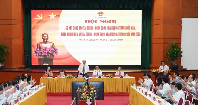 Thủ tướng: 'Khó mới phải cố gắng, không bàn lùi'