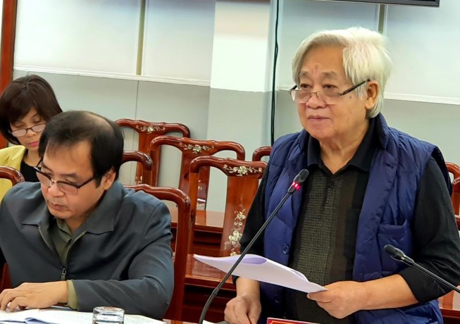 'Làm sao để bà bán rau, ông bán nước là… công dân số'
