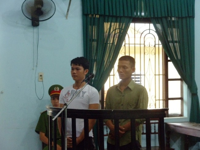 Đánh người mù mắt vì bị… quát