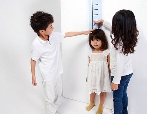 Người Việt 'lùn': Bố mẹ thấp, con vẫn có thể cao