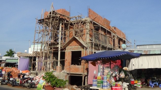 Rơi từ tầng 3 biệt thự đang xây, một thợ hồ chết thảm