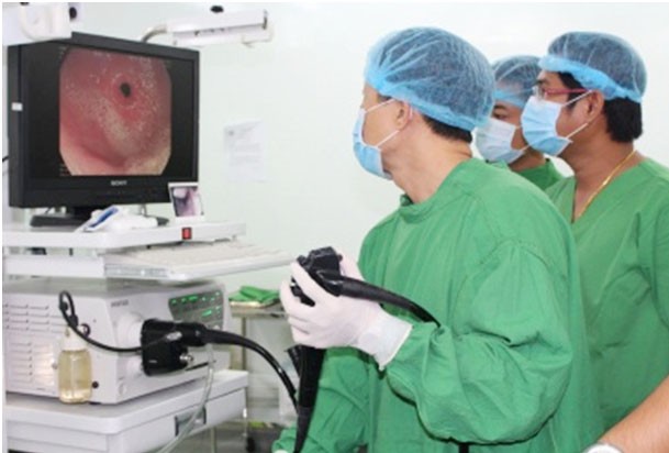 Mổ lấy 15 viên sỏi mật đang nhiễm trùng bằng phương pháp mới ít đau