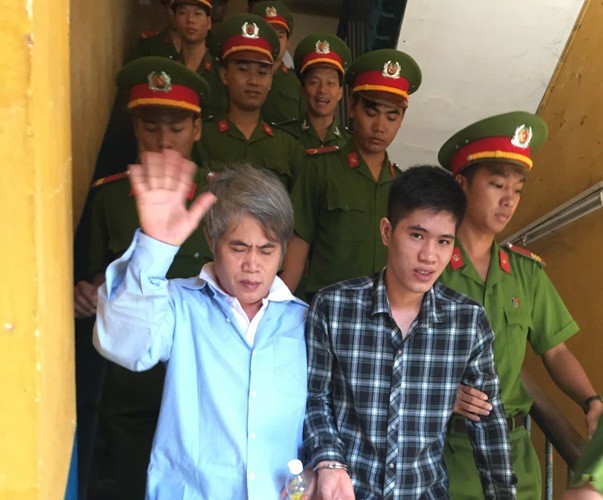 Hủy án vụ hai cha con đâm người vì đi đám cưới phong bì rỗng