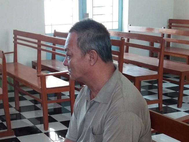 Ghen tuông, ông già 66 tuổi đánh người tình hư mắt