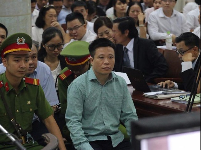 Vụ Hà Văn Thắm: Luật sư tố HĐXX thiếu tôn trọng luật sư