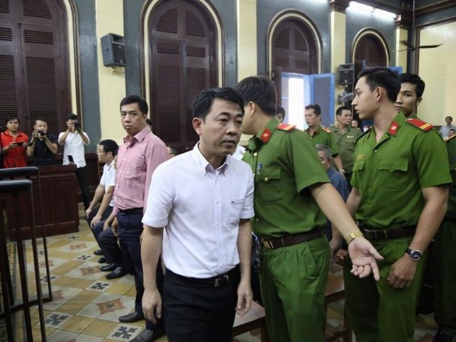 Nguyễn Minh Hùng không kháng cáo thì có bị bắt tại tòa?