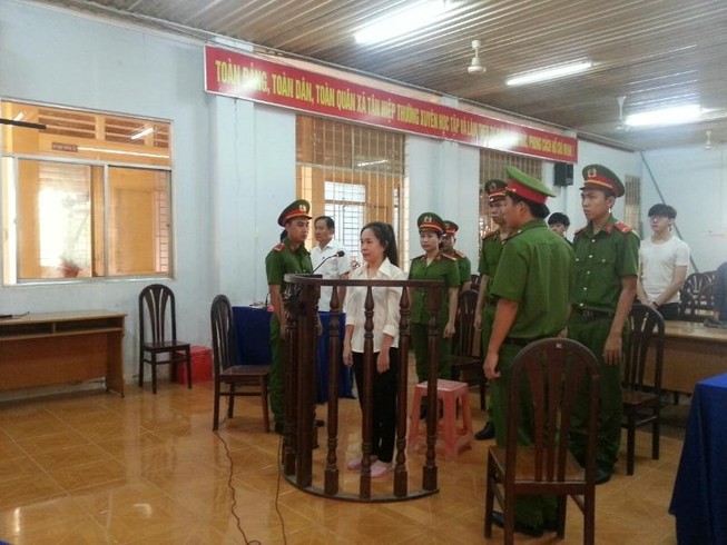 Chiêu trộm vàng trong két tinh vi của cô em gái ruột
