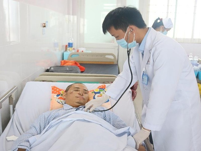Cứu sống bệnh nhân bị chấn thương sọ não, vỡ gan cấp độ 4