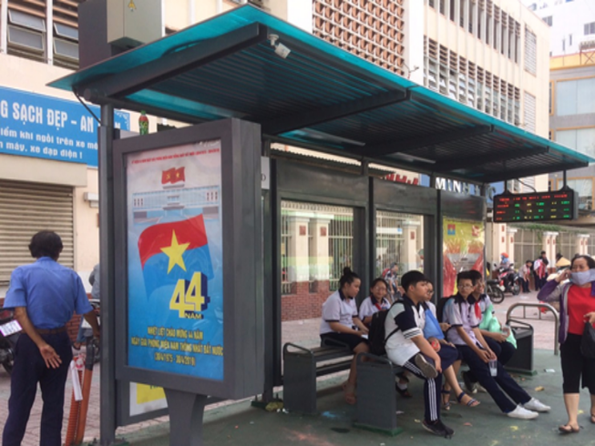 Khánh thành nhà chờ xe buýt 700 triệu đồng