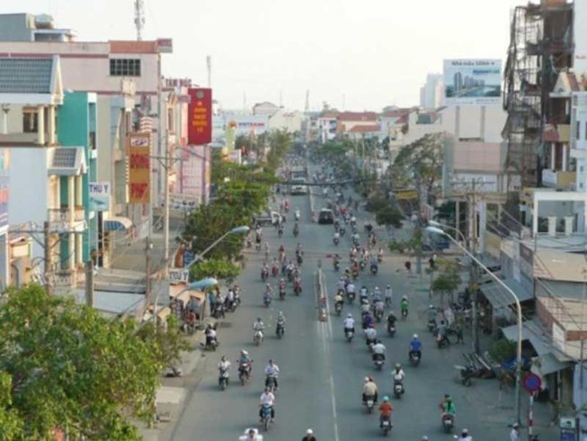 TP.HCM: Cấm dừng đỗ trên đường Lê Văn Lương