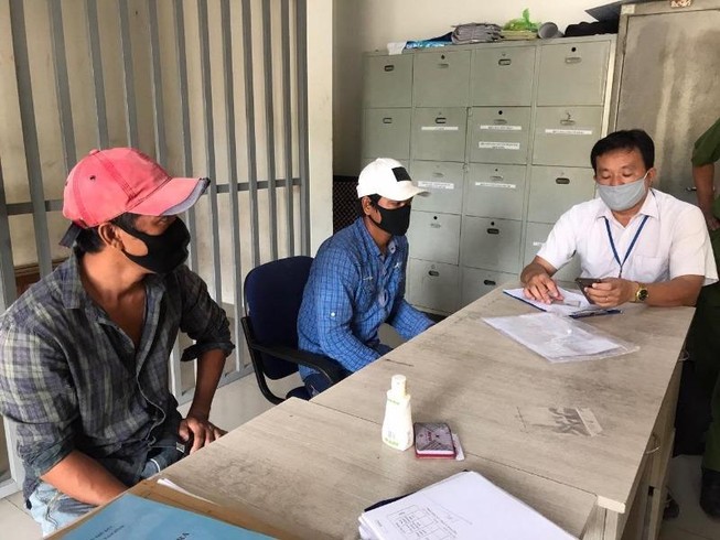 Bị phạt 200.000 đồng vì không đeo khẩu trang ra đường