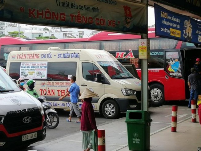 TP.HCM: Xe khách, xe công nghệ, taxi đều tạm ngưng hoạt động