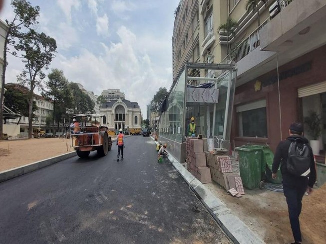 Metro số 1: Hoàn trả mặt bằng Nhà hát Thành phố trước 30-4