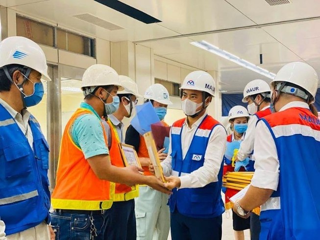 Thi công vượt tiến độ, nhà thầu ga metro được khen thưởng